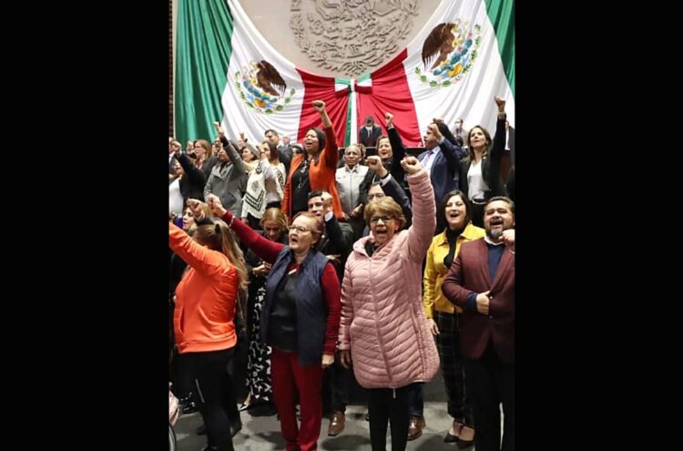 Morena y sus aliados aprueban el "Plan B"; sacude al INE