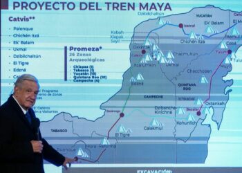 Dejar en manos de Sedena el Tren Maya y el AIFA evitará su privatización: AMLO