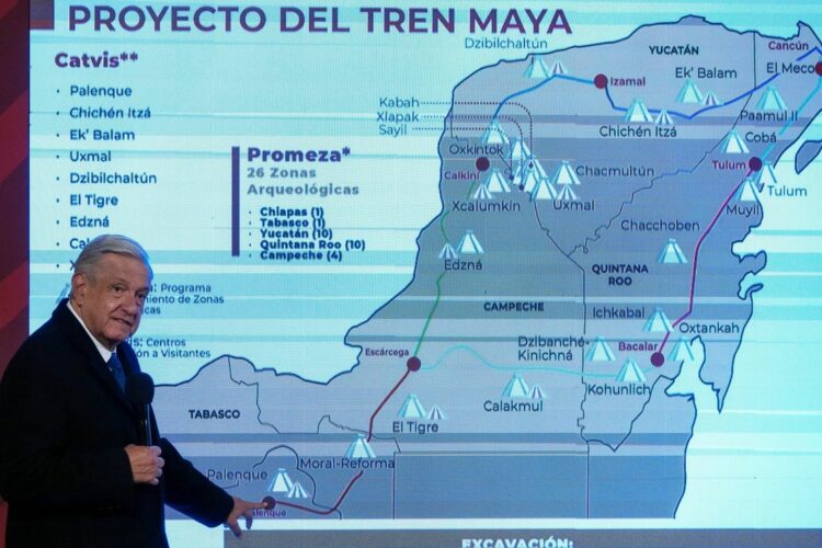 Dejar en manos de Sedena el Tren Maya y el AIFA evitará su privatización: AMLO