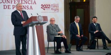 AMLO confía en capacidad de las "corcholatas" para relevarlo