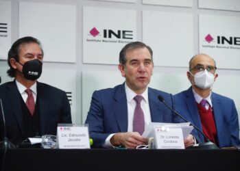 Piden consejeros del INE al Senado "enmendar la plana" relativa a Plan B