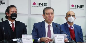 Piden consejeros del INE al Senado "enmendar la plana" relativa a Plan B