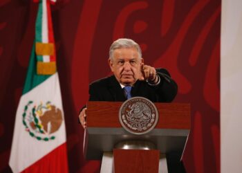 "INE no se salió con la suya de mantener privilegios": AMLO