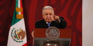 "INE no se salió con la suya de mantener privilegios": AMLO
