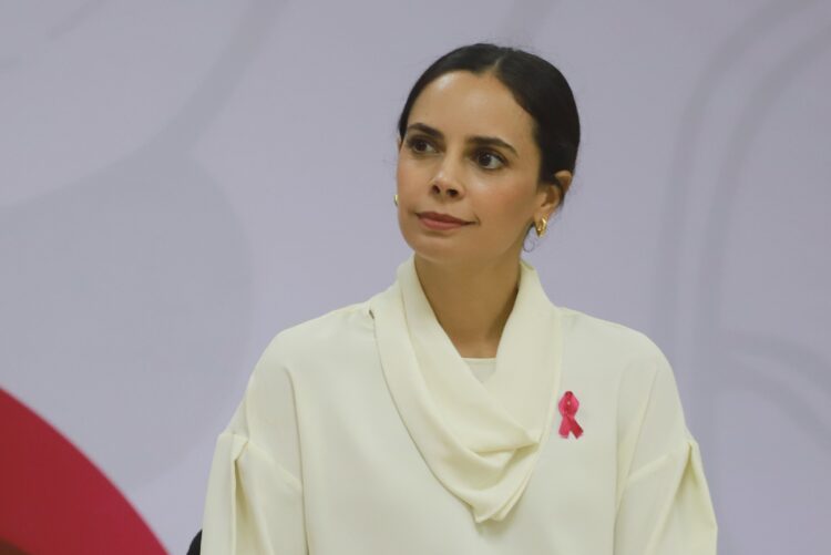 Ana Patricia Peralta reconoce labor de Bomberos de Cancún