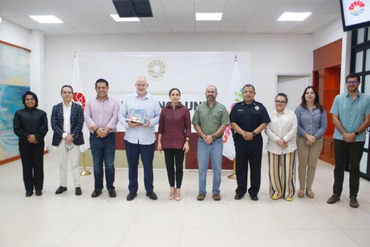 Firman USAID y Ana Patricia Peralta acuerdo para prevenir violencia en Cancún