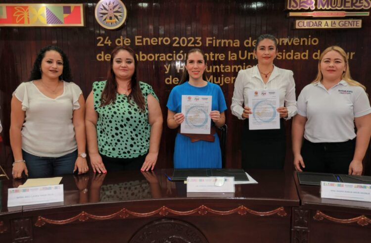 Firma Atenea Gómez convenio de colaboración con la Universidad del Sur