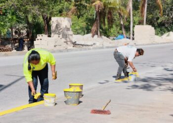 Refuerza Atenea Gómez acciones de limpieza en carretera Punta Sam-Costa Mujeres