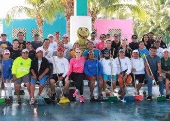 Realizan primer Limpiatón del 2023 en el Domo Azul de Isla Mujeres