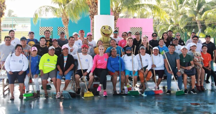 Realizan primer Limpiatón del 2023 en el Domo Azul de Isla Mujeres