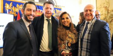 Mara Lezama recibe premio “Destino líder en turismo de América y el Caribe" para Quintana Roo