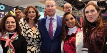 Promociona Atenea Gómez atractivos y bellezas naturales de Isla Mujeres en FITUR 2023