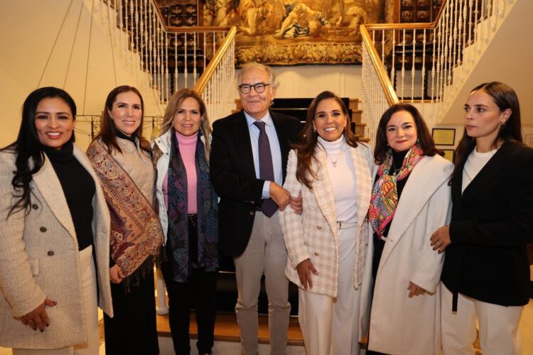 Gestionan Mara Lezama y Atenea Gómez mayor inversión para infraestructura carretera en Costa Mujeres