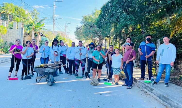 Realizan "Limpiatón" en la zona continental de Isla Mujeres