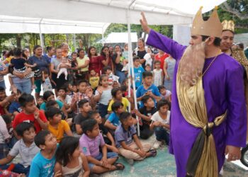 Llega el programa Jóvenes Apadrinando a Francisco May en Zona Continental de Isla Mujeres
