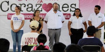 DIF de Puerto Morelos lleva programa "Abrazando Corazones" a Leona Vicario