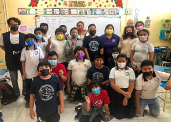 Fomenta Atenea Gómez educación ambiental entre las niñas y niños isleños