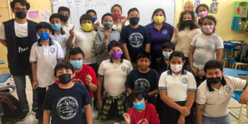 Fomenta Atenea Gómez educación ambiental entre las niñas y niños isleños