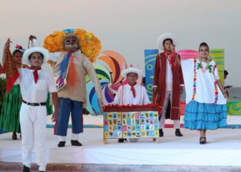 Promueve Atenea Gómez cultura y tradiciones en Isla Mujeres