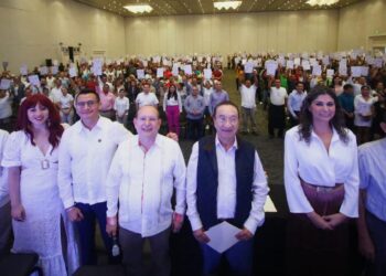CROC Cancún entrega certificados de competencia laboral a trabajadores