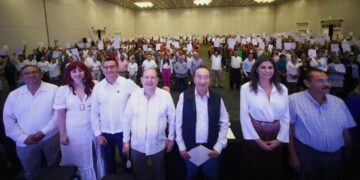 CROC Cancún entrega certificados de competencia laboral a trabajadores
