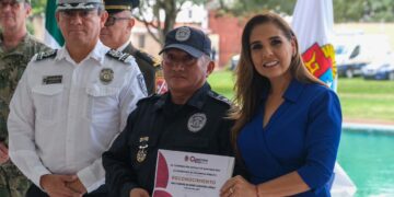 Profesionalismo y compromiso de la policía para los quintanarroenses: Mara Lezama