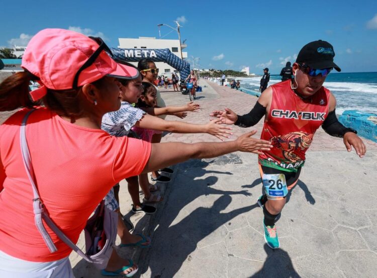Inicia Ultra Marathon Nonstop 24 Horas en Isla Mujeres