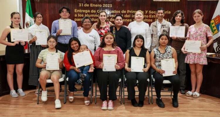 Impulsa Atenea Gómez la preparación académica de isleñas e isleños
