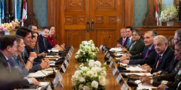 AMLO se compromete a recibir inquietudes energéticas de firmas canadienses