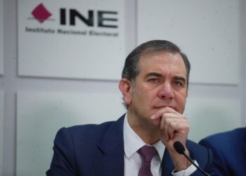 Se interpondrán decenas de miles de amparos a reforma electoral: Lorenzo Córdova