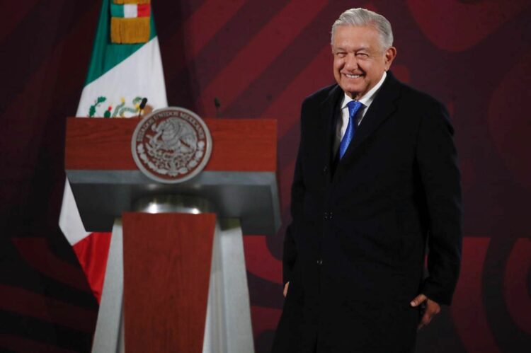 La economía mexicana está bien, asegura AMLO