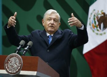 Pide AMLO resolver caso de plagio de tesis de ministra de la SCJN