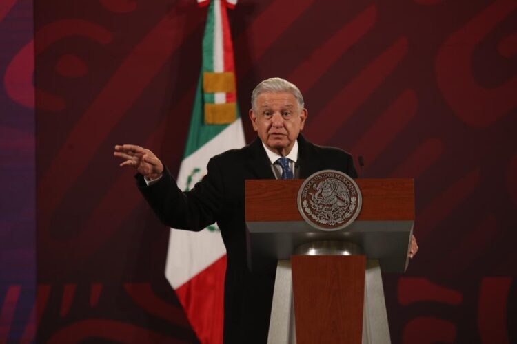 AMLO presume que continúa como segundo presidente con mayor aceptación