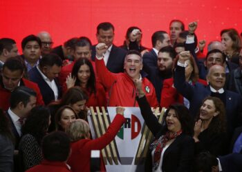 La democracia en México pasa por momentos de extrema gravedad: Alejandro Moreno