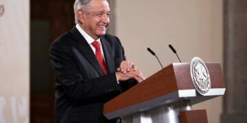 Confirma AMLO que abordó el caso de Julian Assange con Joe Biden