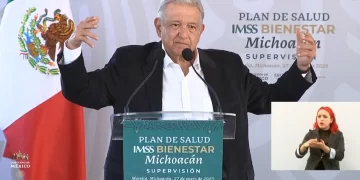 No va a haber límite presupuestal para federalización del sistema de salud: AMLO