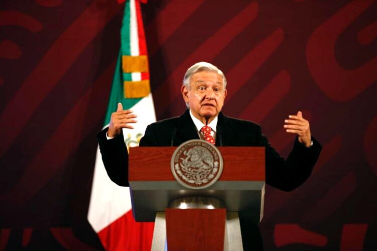 Existe aún la mala costumbre de comprar votos, señala AMLO