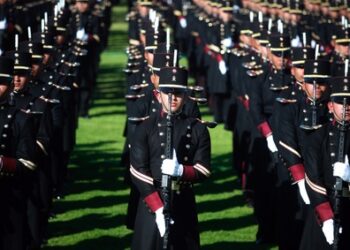 Reconoce AMLO lealtad del Ejército en ceremonia realizada en el Campo Marte