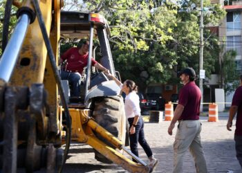 Constata Ana Patricia Peralta reparación de vialidad en Sm. 30