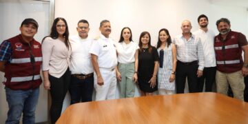 Autoridades de Cancún coordinan atención a recale de sargazo