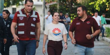 Ana Patricia Peralta constata brigadas de servicios públicos en la Sm 50