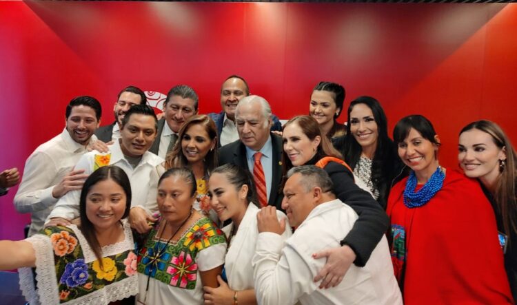 Fortalece Punto México trabajo de artesanos de Puerto Morelos