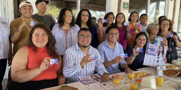 Presenta Pedro Vegobi la Tarjeta de Beneficios Impacto Joven en Puerto Morelos