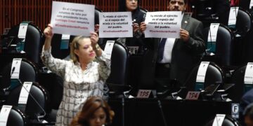 Diputados de Morena y PT piden remoción de Santiago Creel