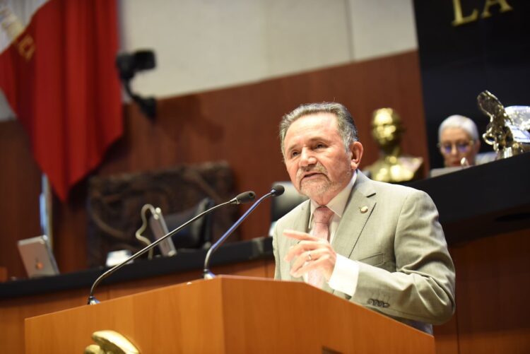 Presenta José Luis Pech iniciativa que benefician a islas de México