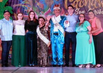 Corona Atenea Gómez a Reyes del Adulto Mayor del Carnaval “Soy Caribe” 2023