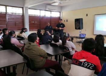 Imparten a estudiantes de Leona Vicario cursos de prevención de Bullying y Sexting