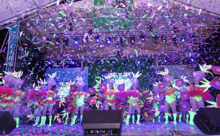 Espectacular tercera noche de Carnaval en Puerto Morelos