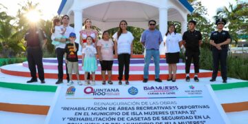 Preside Mara Lezama entrega de espacios renovados en Isla Mujeres