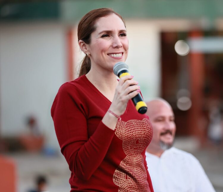 Seguridad vial y educación de calidad, compromiso de Atenea Gómez en Isla Mujeres